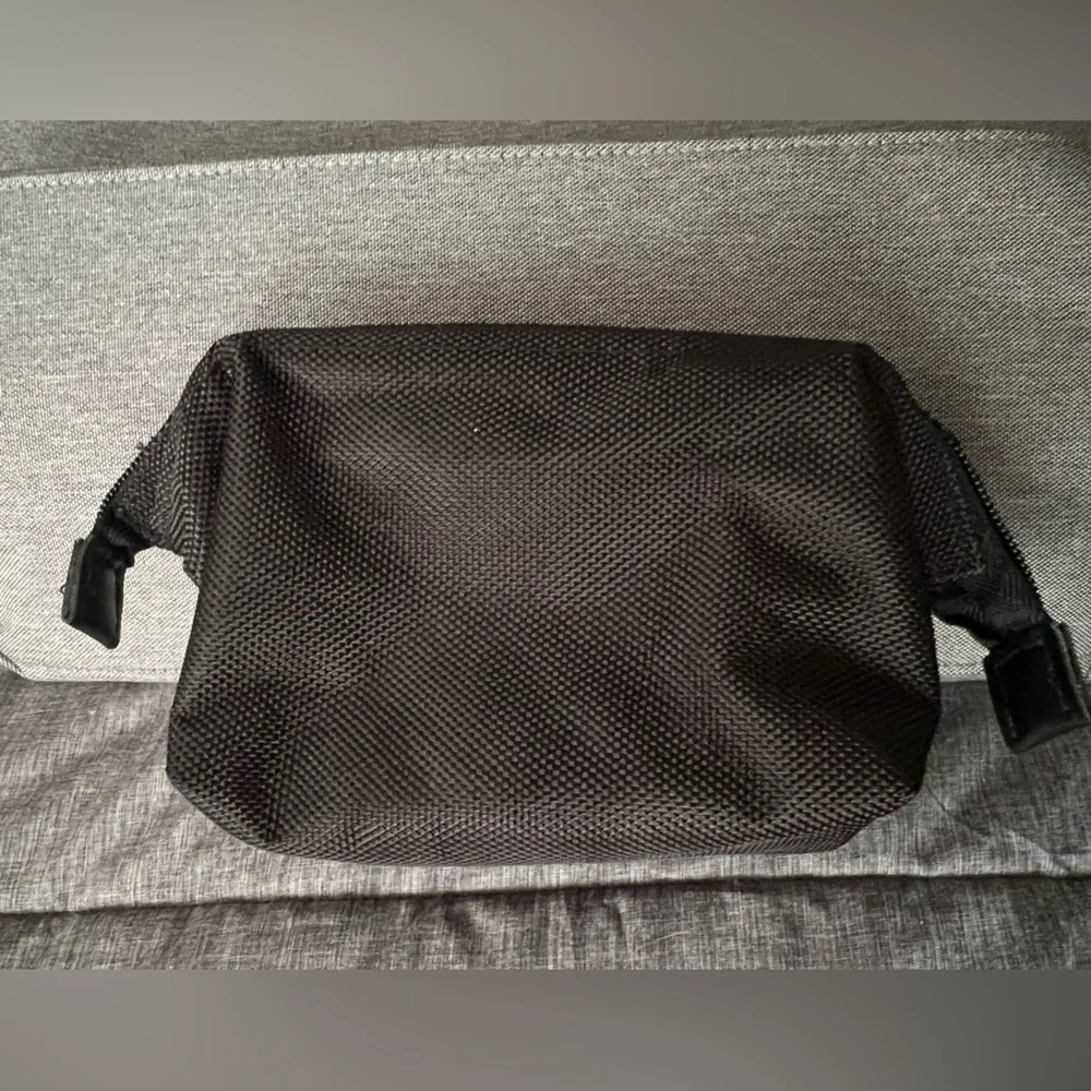 Tumi for AirBerlin Black Travel cosmetic Zipper Pouch